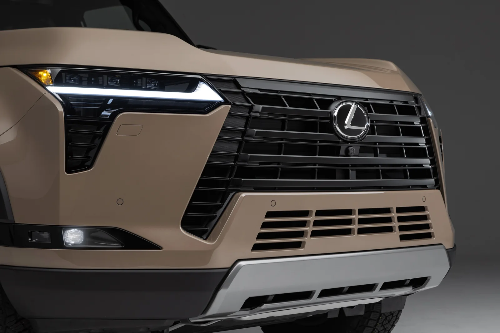 Close-up of the Lexus GX Overtrail grille and front bumper